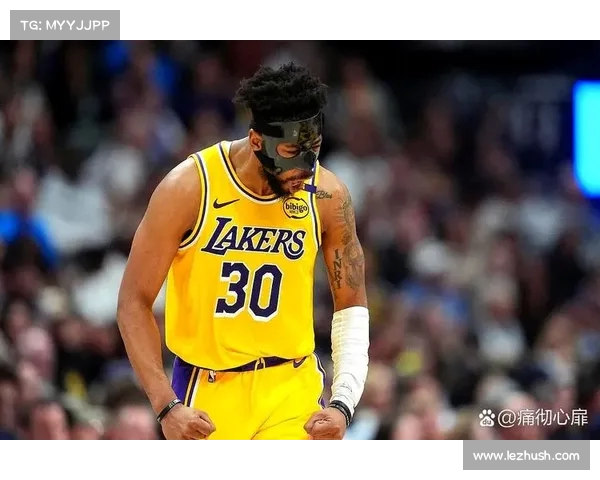新帅雷迪克迎来前队友！湖人中锋海斯决定执行球员选项(雷迪什nba)